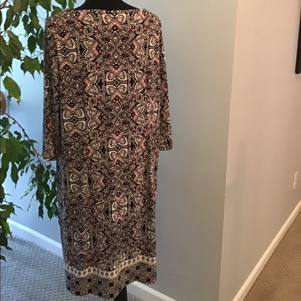 Beautiful Dress - Picture 2 of 3
